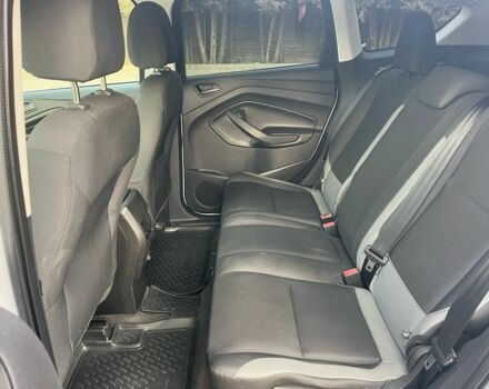 Белый Форд Эскейп, объемом двигателя 2.5 л и пробегом 230 тыс. км за 11450 $, фото 6 на Automoto.ua