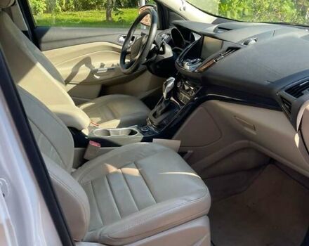 Белый Форд Эскейп, объемом двигателя 1.6 л и пробегом 100 тыс. км за 12200 $, фото 10 на Automoto.ua