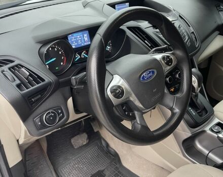 Белый Форд Эскейп, объемом двигателя 1.6 л и пробегом 236 тыс. км за 8200 $, фото 11 на Automoto.ua