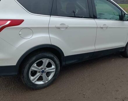 Білий Форд Ескейп, об'ємом двигуна 1.6 л та пробігом 300 тис. км за 11000 $, фото 2 на Automoto.ua