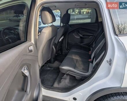 Белый Форд Эскейп, объемом двигателя 2.49 л и пробегом 208 тыс. км за 10800 $, фото 9 на Automoto.ua