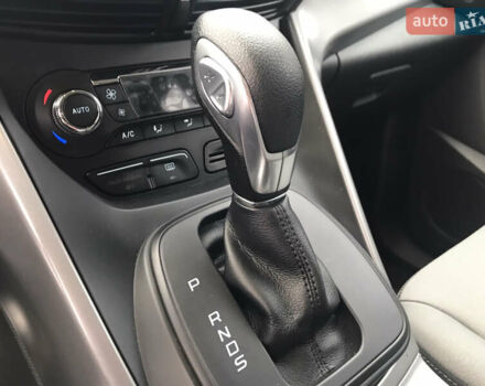 Белый Форд Эскейп, объемом двигателя 2 л и пробегом 185 тыс. км за 12800 $, фото 13 на Automoto.ua