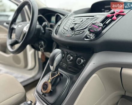 Белый Форд Эскейп, объемом двигателя 2 л и пробегом 183 тыс. км за 11800 $, фото 28 на Automoto.ua