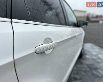 Белый Форд Эскейп, объемом двигателя 2 л и пробегом 183 тыс. км за 11800 $, фото 14 на Automoto.ua