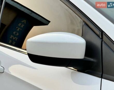 Белый Форд Эскейп, объемом двигателя 2 л и пробегом 140 тыс. км за 11400 $, фото 2 на Automoto.ua