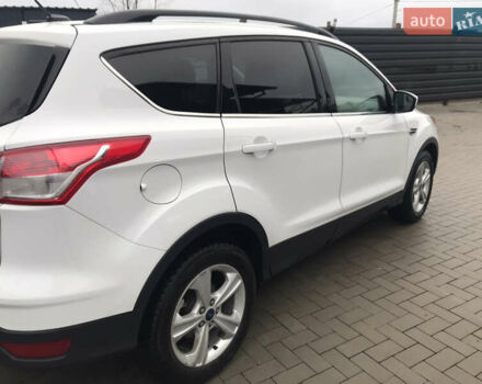 Белый Форд Эскейп, объемом двигателя 2 л и пробегом 185 тыс. км за 12800 $, фото 5 на Automoto.ua