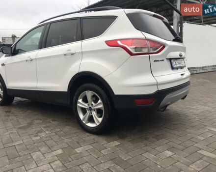 Белый Форд Эскейп, объемом двигателя 2 л и пробегом 185 тыс. км за 12800 $, фото 3 на Automoto.ua
