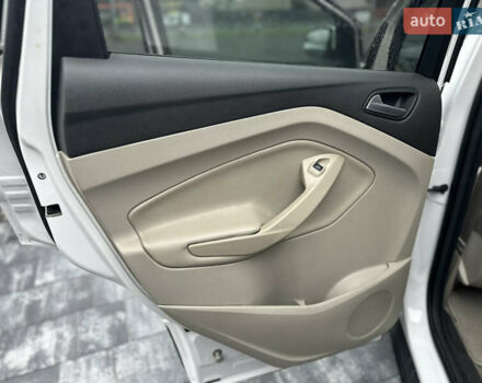 Белый Форд Эскейп, объемом двигателя 2 л и пробегом 183 тыс. км за 11800 $, фото 24 на Automoto.ua