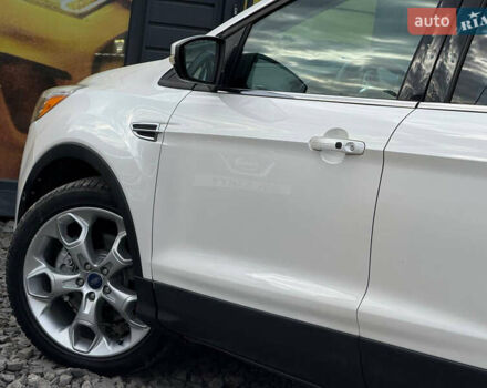 Белый Форд Эскейп, объемом двигателя 2 л и пробегом 179 тыс. км за 12600 $, фото 20 на Automoto.ua