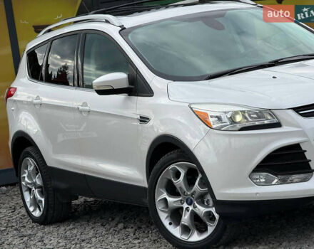 Белый Форд Эскейп, объемом двигателя 2 л и пробегом 179 тыс. км за 12600 $, фото 7 на Automoto.ua
