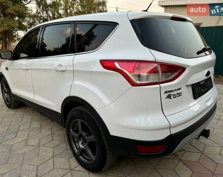 Белый Форд Эскейп, объемом двигателя 2 л и пробегом 140 тыс. км за 11400 $, фото 17 на Automoto.ua
