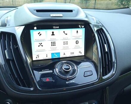 Белый Форд Эскейп, объемом двигателя 2 л и пробегом 130 тыс. км за 13700 $, фото 3 на Automoto.ua