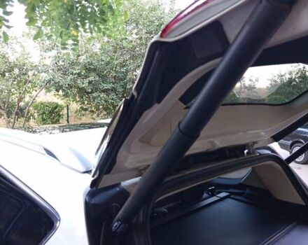 Белый Форд Эскейп, объемом двигателя 2 л и пробегом 130 тыс. км за 13700 $, фото 12 на Automoto.ua