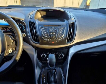 Белый Форд Эскейп, объемом двигателя 1.6 л и пробегом 97 тыс. км за 12000 $, фото 2 на Automoto.ua