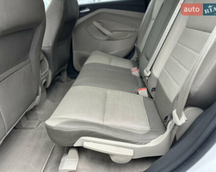 Белый Форд Эскейп, объемом двигателя 2 л и пробегом 183 тыс. км за 11800 $, фото 23 на Automoto.ua