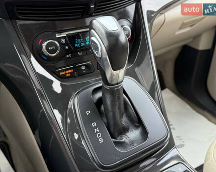 Белый Форд Эскейп, объемом двигателя 2 л и пробегом 179 тыс. км за 12600 $, фото 64 на Automoto.ua