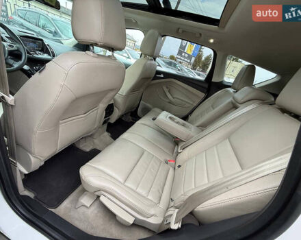 Белый Форд Эскейп, объемом двигателя 2 л и пробегом 179 тыс. км за 12600 $, фото 53 на Automoto.ua