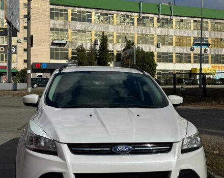 Форд Эскейп 2015 в Новомосковске на Automoto.ua Белый Форд Эскейп, объемом двигателя 1.6 л и пробегом 207 тыс. км за 10300 $, фото 2 на Automoto.ua