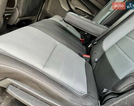 Белый Форд Эскейп, объемом двигателя 2 л и пробегом 140 тыс. км за 11400 $, фото 40 на Automoto.ua