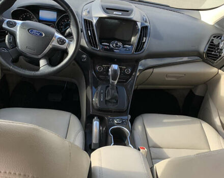 Форд Эскейп 2015 в Дубно на Automoto.ua Белый Форд Эскейп, объемом двигателя 2 л и пробегом 123 тыс. км за 13700 $, фото 12 на Automoto.ua