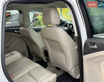 Белый Форд Эскейп, объемом двигателя 2 л и пробегом 179 тыс. км за 12600 $, фото 46 на Automoto.ua