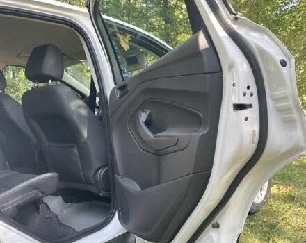 Білий Форд Ескейп, об'ємом двигуна 2.5 л та пробігом 99 тис. км за 12800 $, фото 15 на Automoto.ua