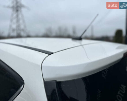 Белый Форд Эскейп, объемом двигателя 2 л и пробегом 183 тыс. км за 11800 $, фото 11 на Automoto.ua