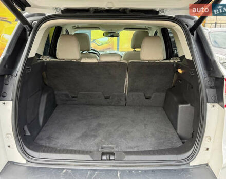 Белый Форд Эскейп, объемом двигателя 2 л и пробегом 179 тыс. км за 12600 $, фото 50 на Automoto.ua