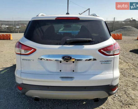 Белый Форд Эскейп, объемом двигателя 2 л и пробегом 125 тыс. км за 12500 $, фото 6 на Automoto.ua
