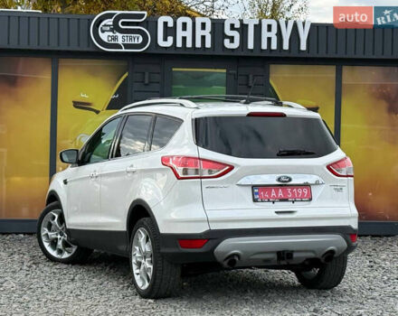 Белый Форд Эскейп, объемом двигателя 2 л и пробегом 179 тыс. км за 12600 $, фото 2 на Automoto.ua