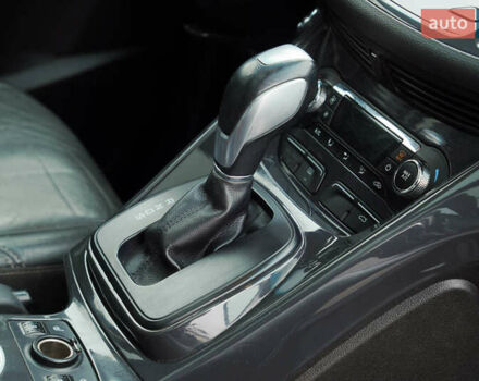 Белый Форд Эскейп, объемом двигателя 2 л и пробегом 180 тыс. км за 11600 $, фото 39 на Automoto.ua