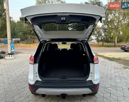 Белый Форд Эскейп, объемом двигателя 2 л и пробегом 140 тыс. км за 11400 $, фото 46 на Automoto.ua