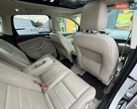 Белый Форд Эскейп, объемом двигателя 2 л и пробегом 179 тыс. км за 12600 $, фото 42 на Automoto.ua