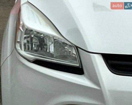 Форд Эскейп 2015 в Киеве на Automoto.ua Белый Форд Эскейп, объемом двигателя 2.5 л и пробегом 156 тыс. км за 10900 $, фото 6 на Automoto.ua