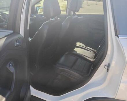 Белый Форд Эскейп, объемом двигателя 2 л и пробегом 124 тыс. км за 13000 $, фото 7 на Automoto.ua