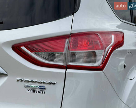 Белый Форд Эскейп, объемом двигателя 2 л и пробегом 179 тыс. км за 12600 $, фото 28 на Automoto.ua