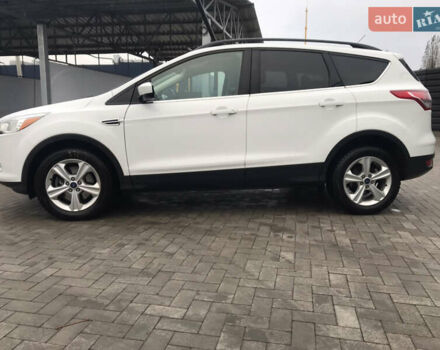 Белый Форд Эскейп, объемом двигателя 2 л и пробегом 185 тыс. км за 12800 $, фото 2 на Automoto.ua