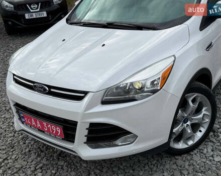 Белый Форд Эскейп, объемом двигателя 2 л и пробегом 179 тыс. км за 12600 $, фото 13 на Automoto.ua
