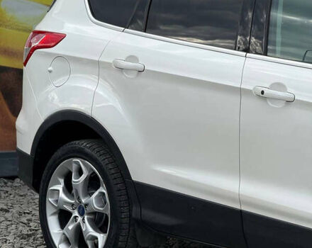 Белый Форд Эскейп, объемом двигателя 2 л и пробегом 179 тыс. км за 12600 $, фото 9 на Automoto.ua