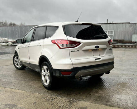 Белый Форд Эскейп, объемом двигателя 1.6 л и пробегом 170 тыс. км за 10350 $, фото 4 на Automoto.ua