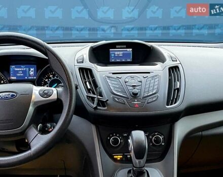 Форд Эскейп 2015 в Киеве на Automoto.ua Белый Форд Эскейп, объемом двигателя 2.5 л и пробегом 156 тыс. км за 10900 $, фото 45 на Automoto.ua