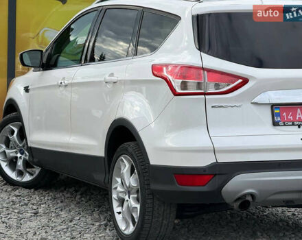 Белый Форд Эскейп, объемом двигателя 2 л и пробегом 179 тыс. км за 12600 $, фото 19 на Automoto.ua