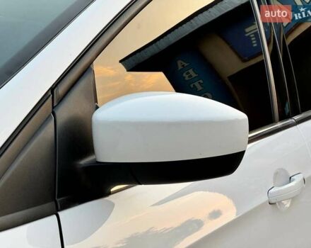 Белый Форд Эскейп, объемом двигателя 2 л и пробегом 140 тыс. км за 11400 $, фото 3 на Automoto.ua