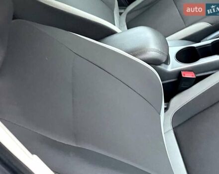 Форд Эскейп 2015 в Киеве на Automoto.ua Белый Форд Эскейп, объемом двигателя 2.5 л и пробегом 156 тыс. км за 10900 $, фото 58 на Automoto.ua