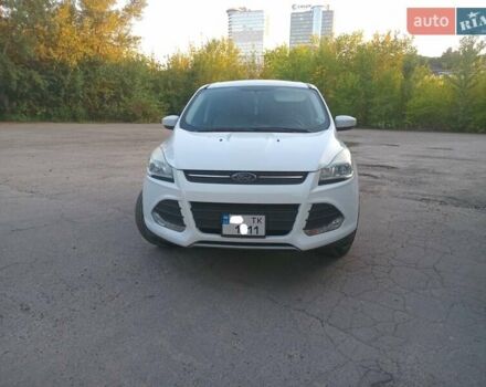 Форд Эскейп 2015 в Киеве на Automoto.ua Белый Форд Эскейп, объемом двигателя 1.6 л и пробегом 161 тыс. км за 11500 $, фото 1 на Automoto.ua