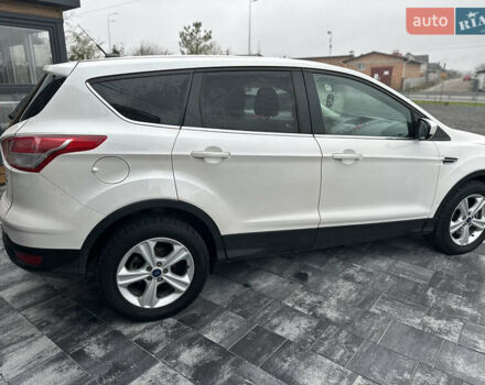 Белый Форд Эскейп, объемом двигателя 2 л и пробегом 183 тыс. км за 11800 $, фото 6 на Automoto.ua