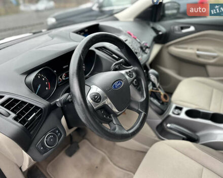 Белый Форд Эскейп, объемом двигателя 2 л и пробегом 183 тыс. км за 11800 $, фото 19 на Automoto.ua