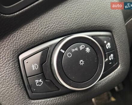 Белый Форд Эскейп, объемом двигателя 2 л и пробегом 185 тыс. км за 12800 $, фото 15 на Automoto.ua