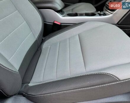 Белый Форд Эскейп, объемом двигателя 2 л и пробегом 140 тыс. км за 11400 $, фото 61 на Automoto.ua