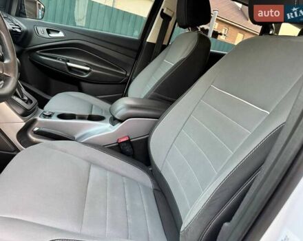 Белый Форд Эскейп, объемом двигателя 2 л и пробегом 140 тыс. км за 11400 $, фото 24 на Automoto.ua